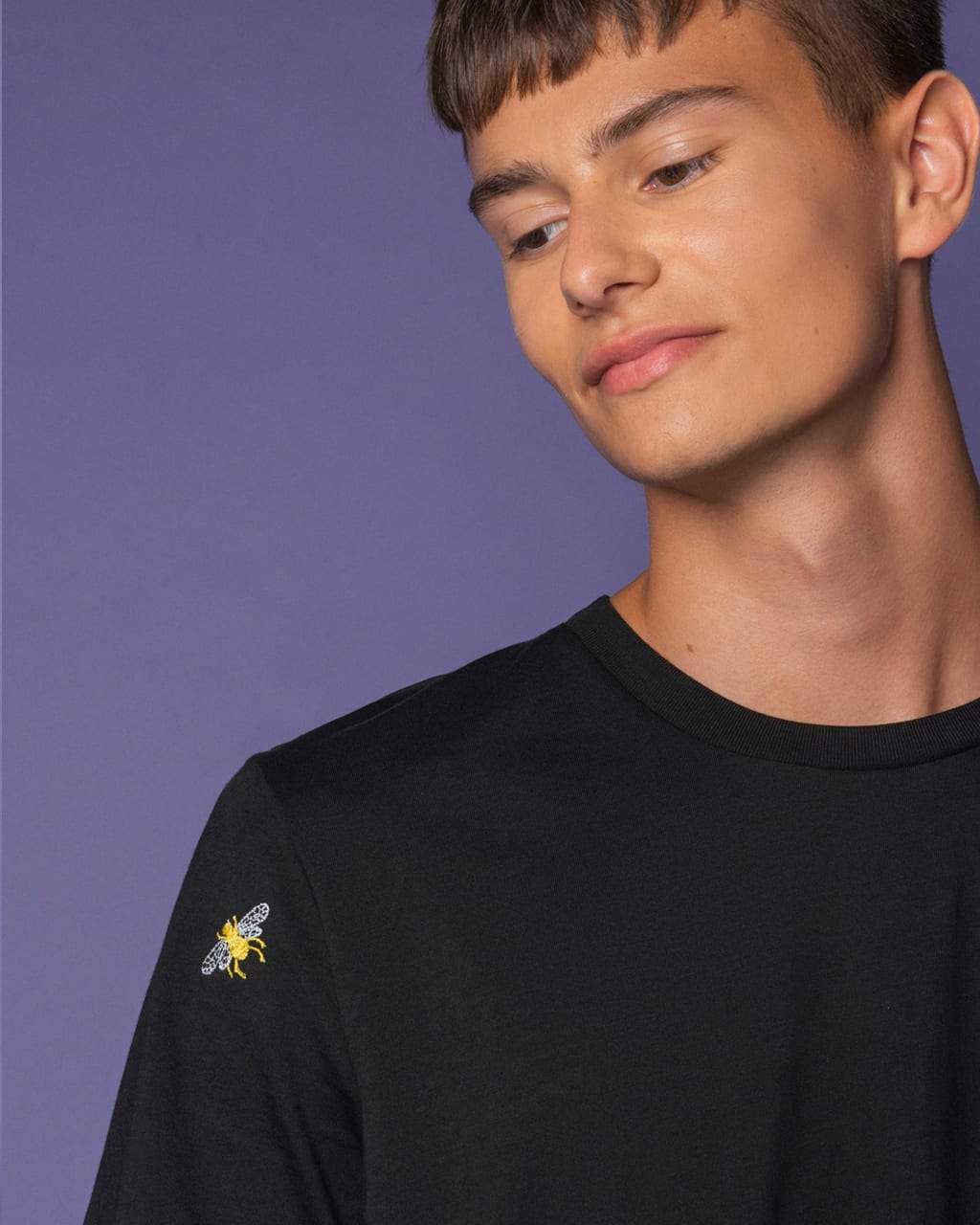 Bee Embroidered T-Shirt Black